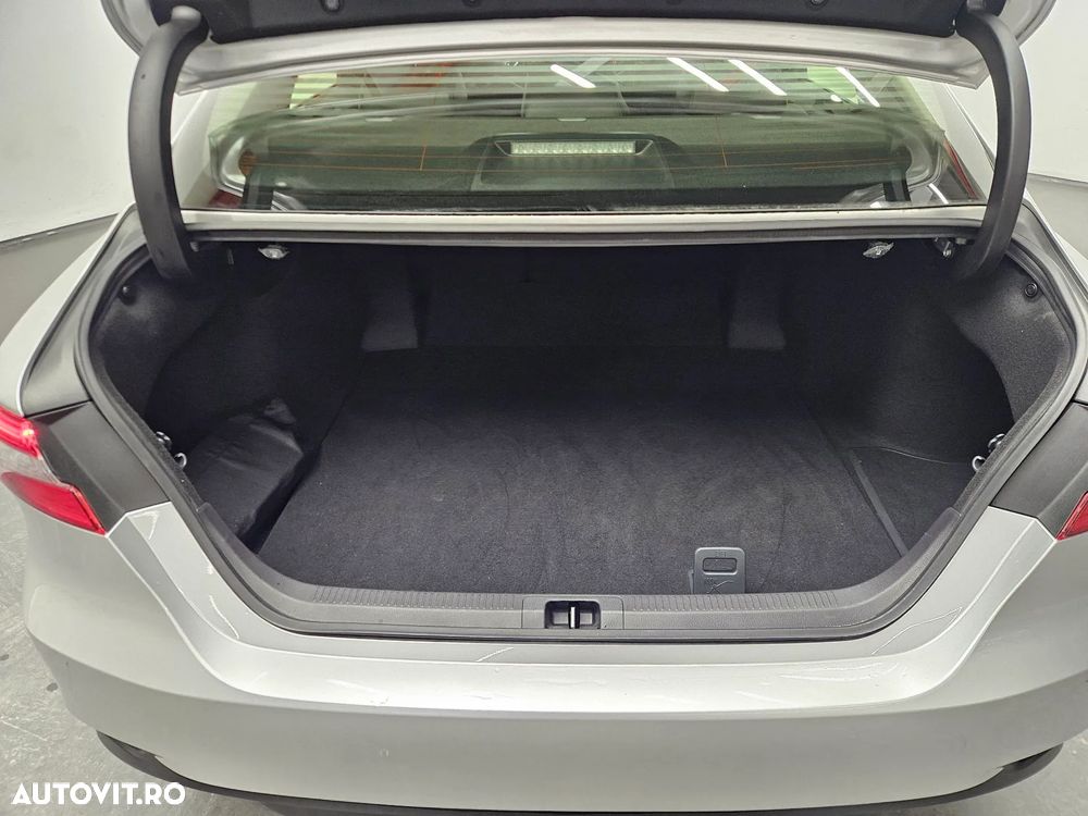 Toyota Camry 2.5 Hybrid Business - 7