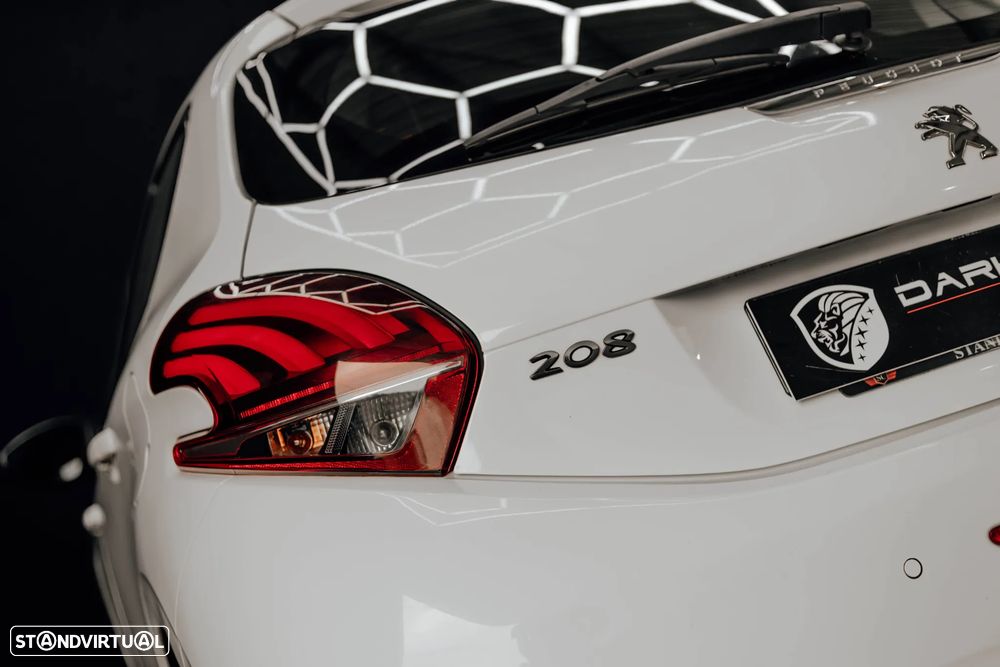 Peugeot 208 1.6 BlueHDi Style - 11