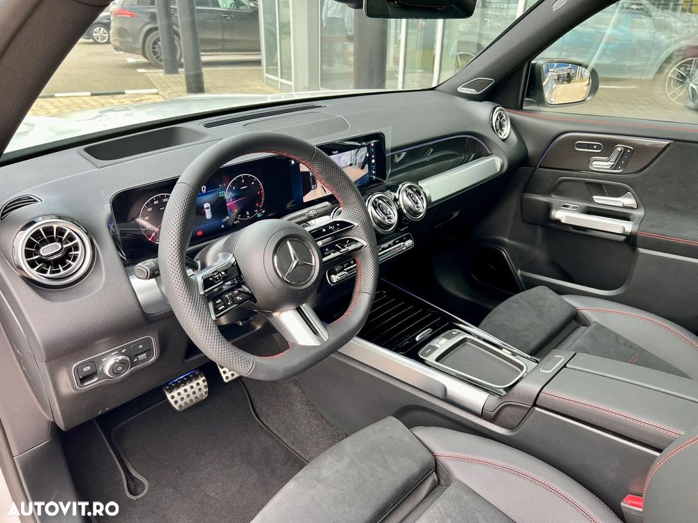 Mercedes-Benz GLB - 11