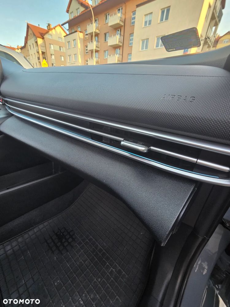Hyundai Elantra 1.6 Executive CVT - 14