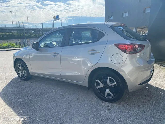 Mazda 2 - 6