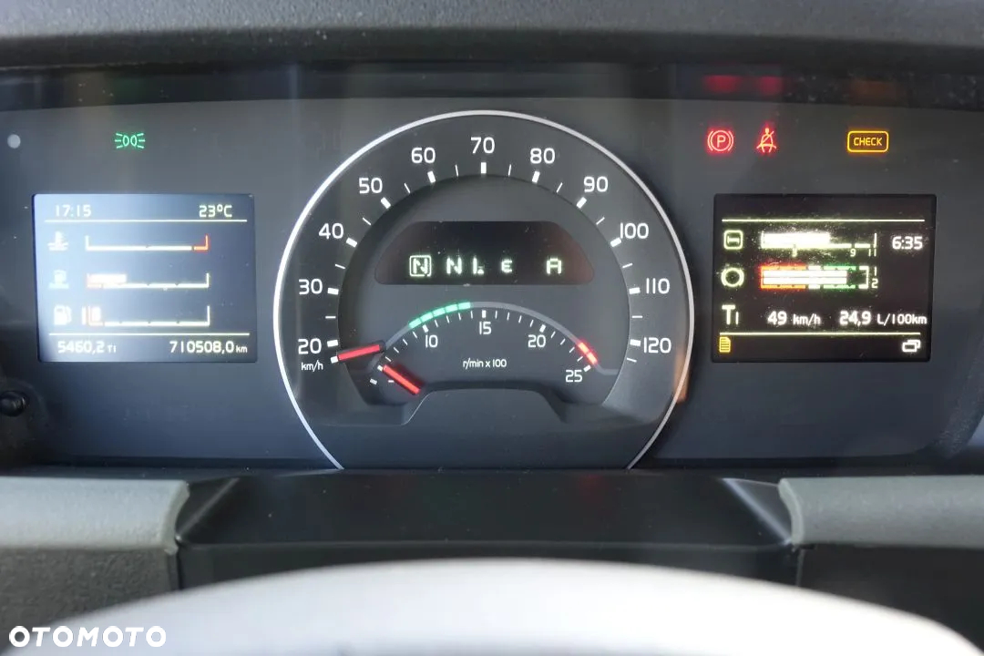 Volvo FH 500 GLOBETROTTER / STANDARD/ AUTOMAT / EURO 6 / KLIMATYZACJA POSTOJOWA/ 2 ZBIORNIKI PALIWA - 26