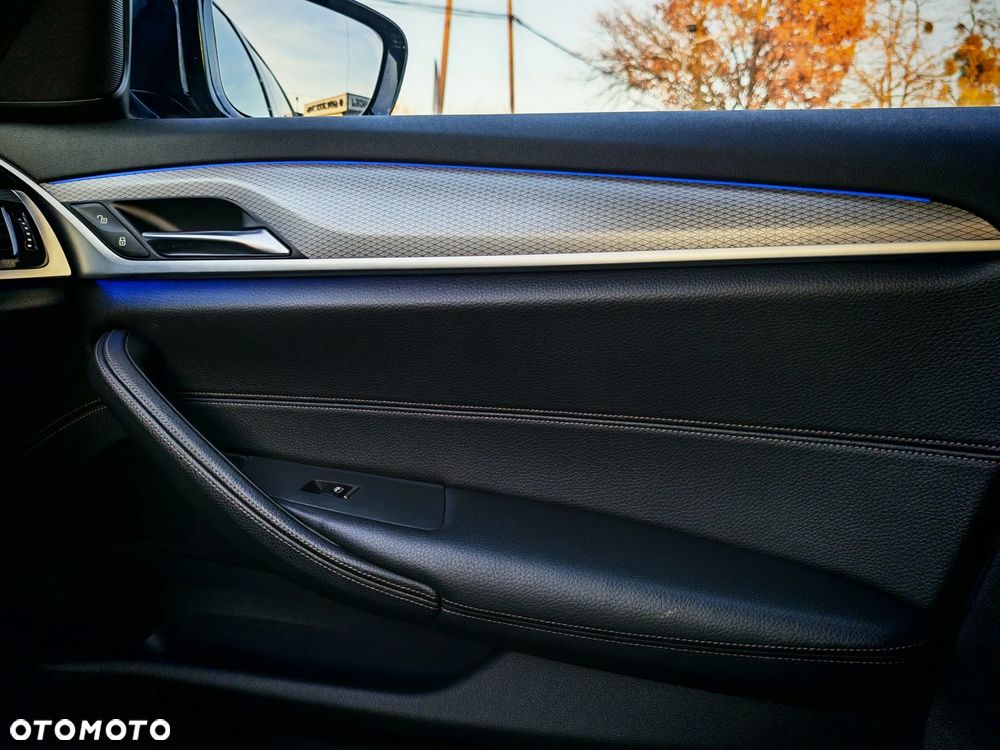 BMW Seria 5 520d xDrive M Sport sport - 25