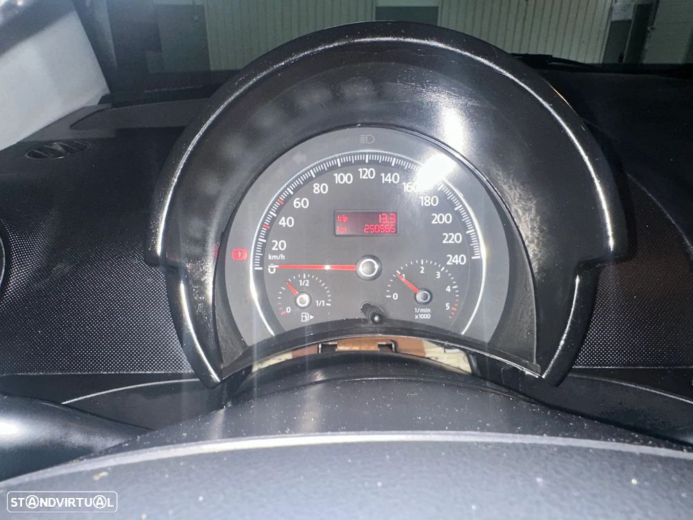 VW New Beetle Cabriolet 1.9 TDI - 15