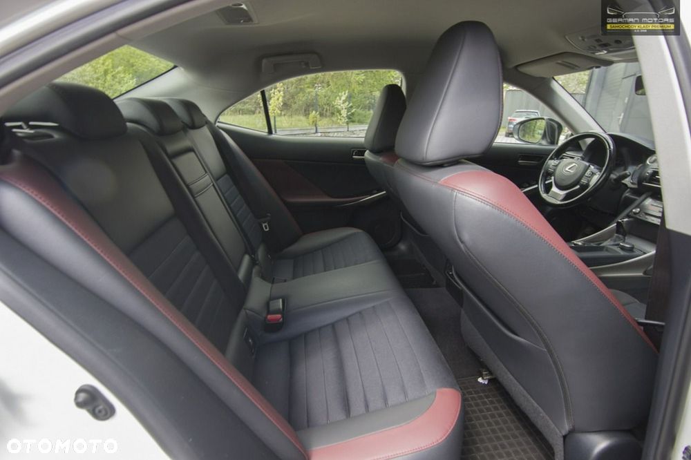 Lexus IS - 31