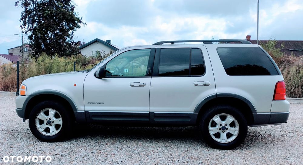 Ford Explorer 4.6 - 16