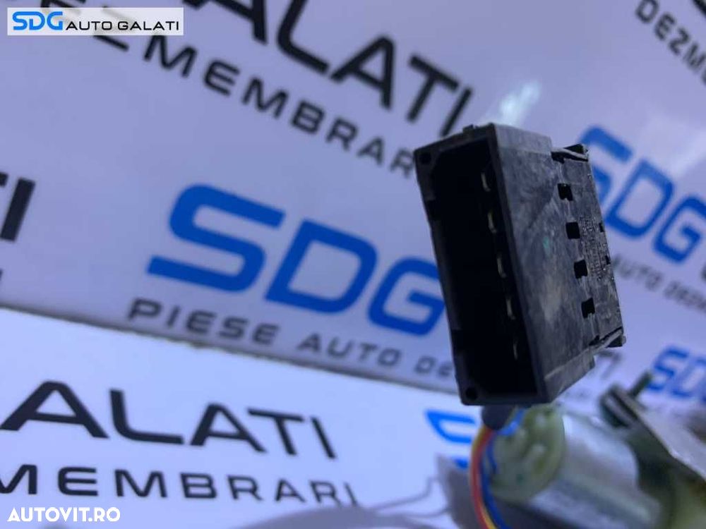 Centura Siguranta Dreapta Fata Completa cu Capac Capitonaj Stalp si Motoras Pretensionare Audi A8 D3 2002 - 2009 Cod 601836800 4E0867239S - 3