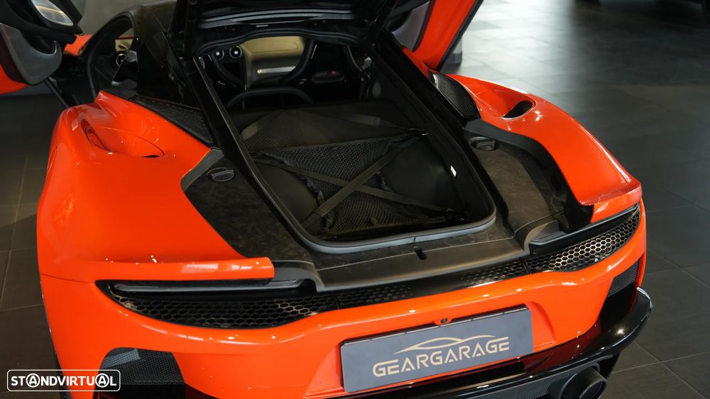McLaren GT 4.0 Twin-Turbo V8 - 14