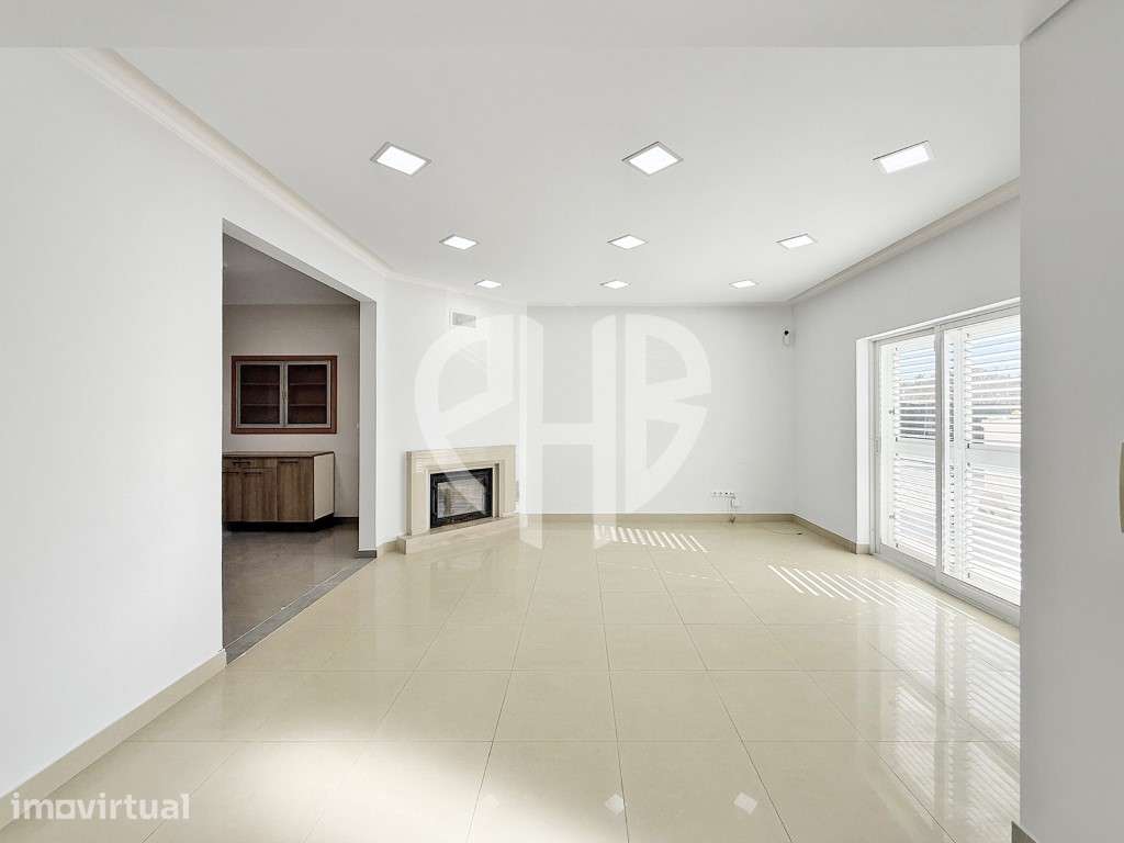Moradia Geminada T3+1 com Excelente Logradouro, Garagem e Sótão | B... - Grande imagem: 4/60