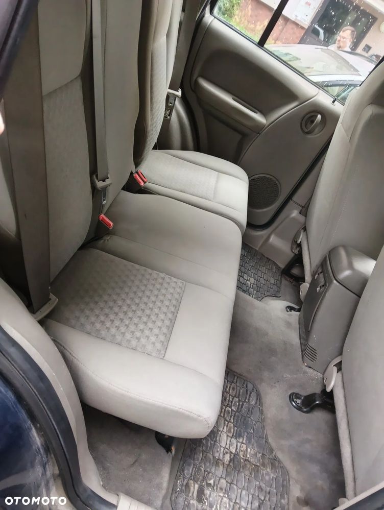 Jeep Liberty - 17