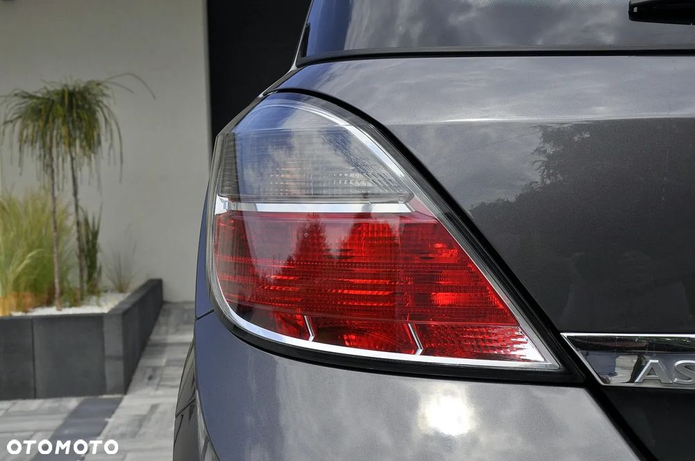 Opel Astra 1.6 Turbo Sport - 29