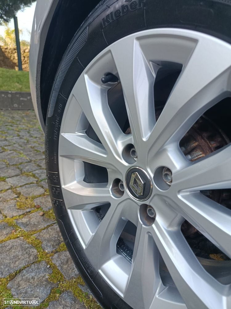 Renault Clio TCe 100 INTENS - 23