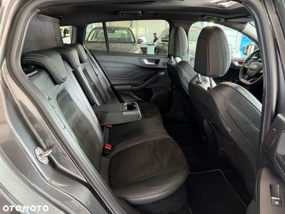 Ford Focus 2.3 EcoBoost ST X Edition - 38