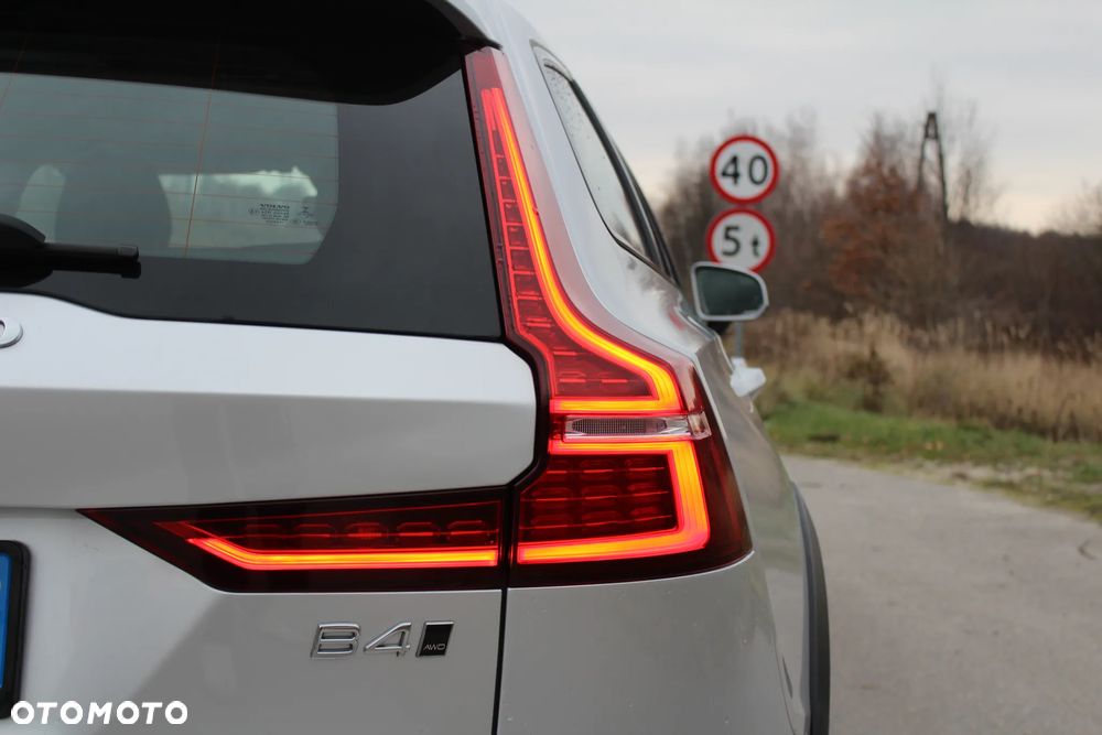 Volvo V60 Cross Country B4 D AWD Geartronic - 16
