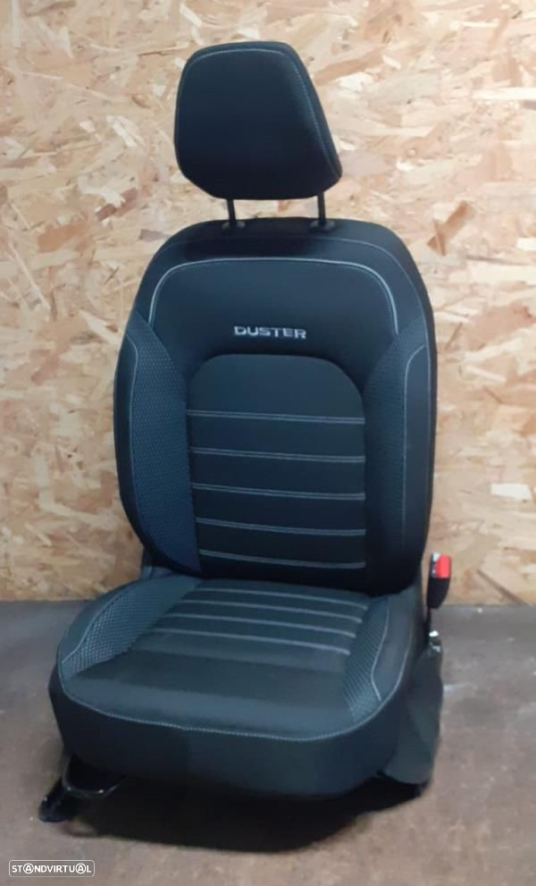 Banco Frente Direito Dacia Duster (Hm_)