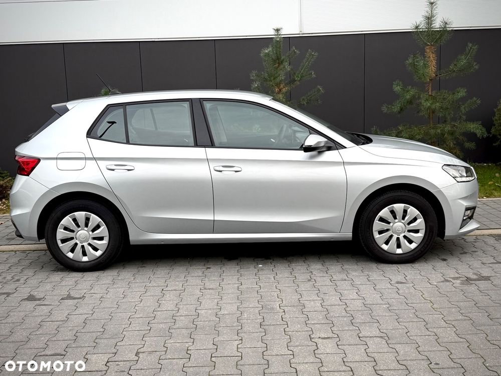 Skoda Fabia 1.0 Essence - 8