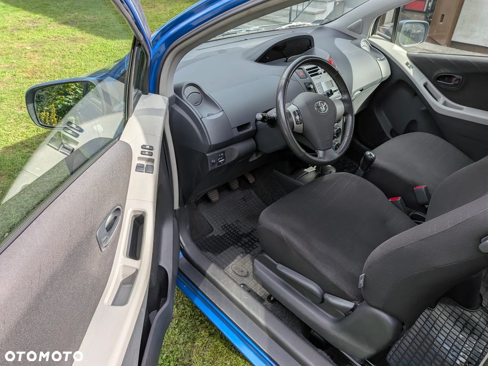 Toyota Yaris - 16