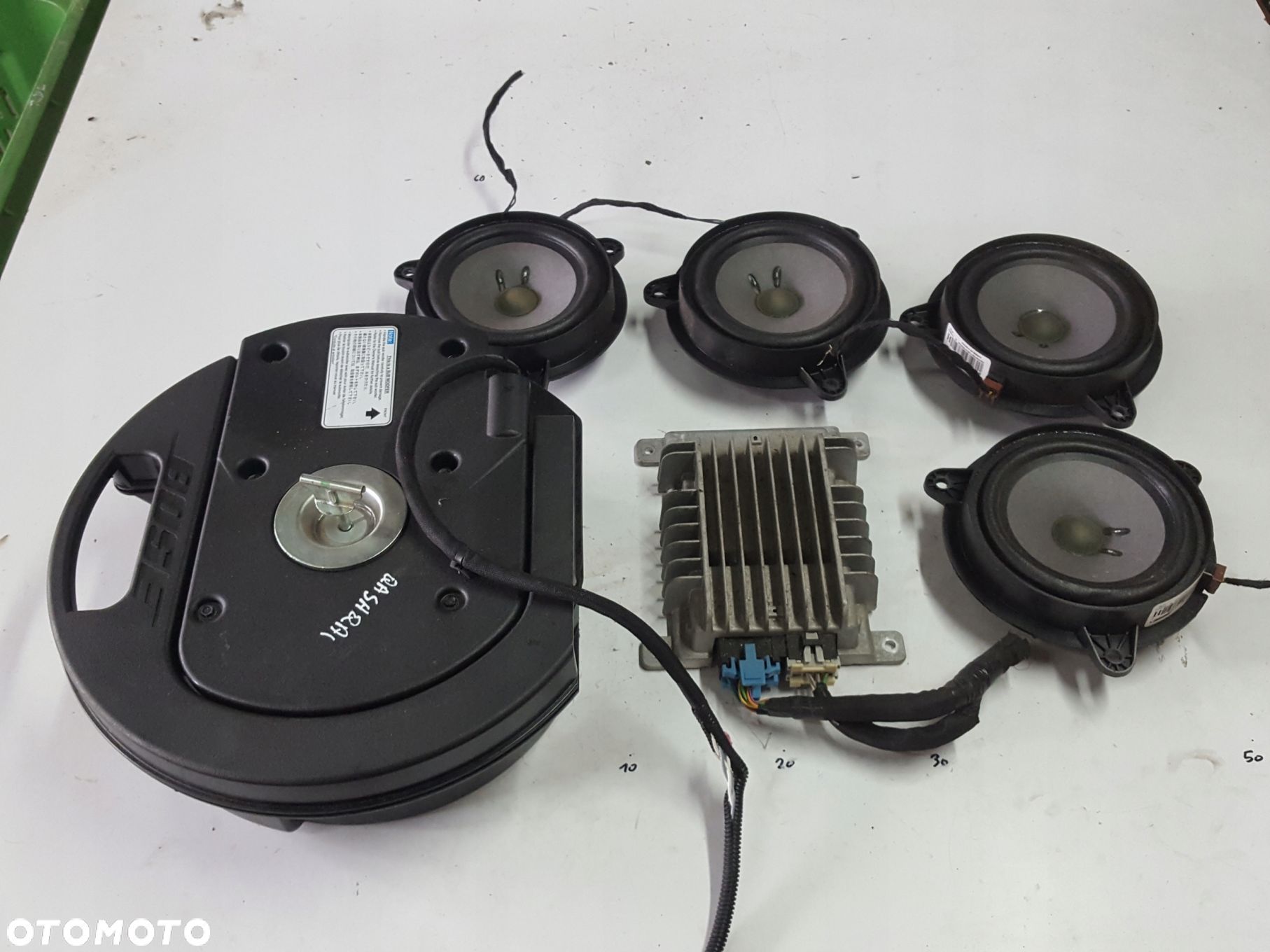 NISSAN QASHQAI I J10 LIFT 10-13r GŁOŚNIKI BOSE WZMACNIACZ SUBWOOFER - 1