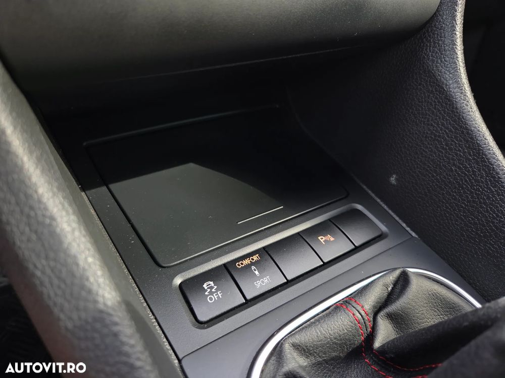 Volkswagen Golf 2.0 GTI - 23