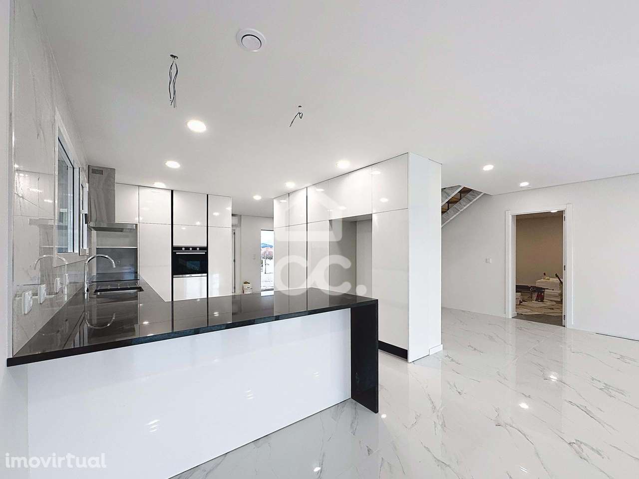 Moradia Nova T3, Moderna, com Luz Natural e Localização Estratégica , - Grande imagem: 3/31