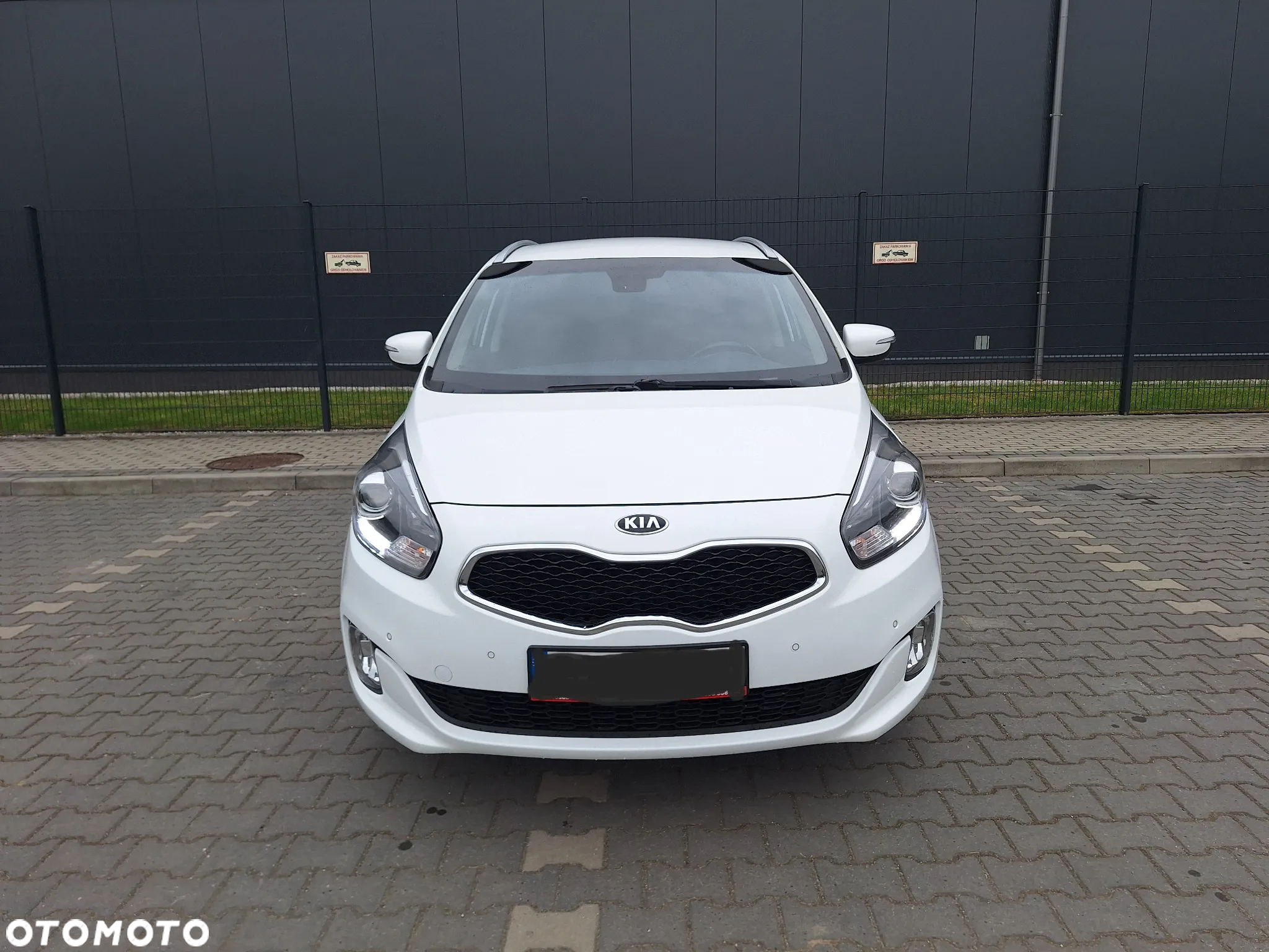 Kia Carens - 3