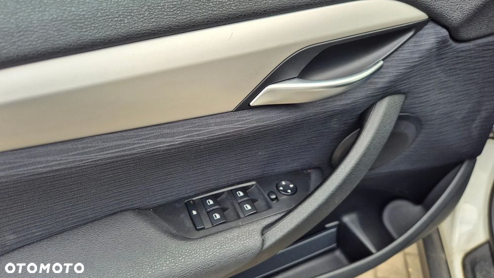 BMW X1 sDrive18d xLine - 22