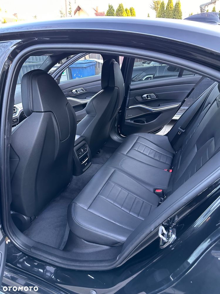 BMW Seria 3 M340d xDrive mHEV sport - 13