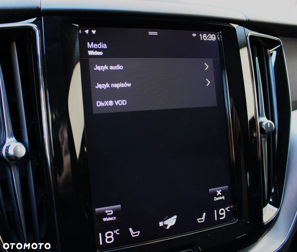 Volvo XC 60 D4 Momentum Pro - 32