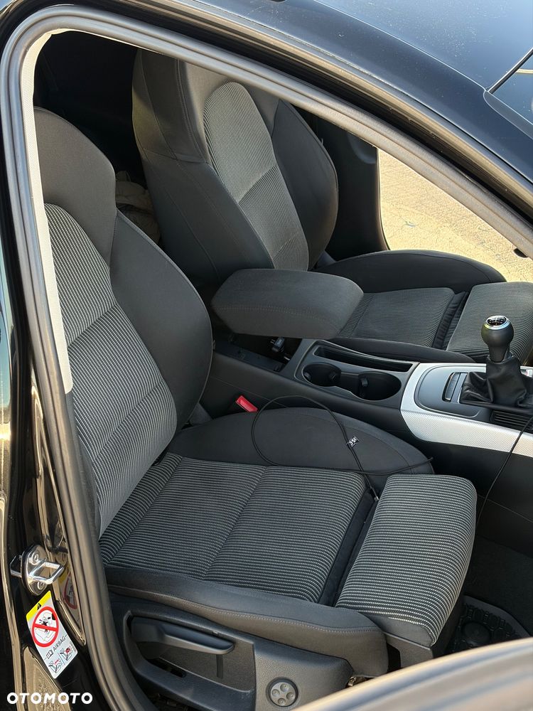 Audi A4 Avant 2.0 TDI DPF Ambiente - 12