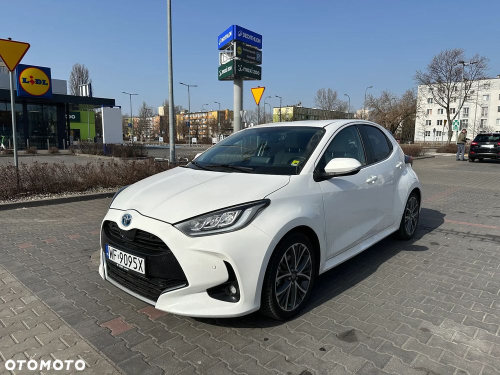 Toyota Yaris 2023 photo 2