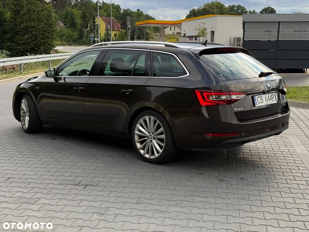 Skoda Superb 2.0 TDI 4x4 L&K DSG - 4