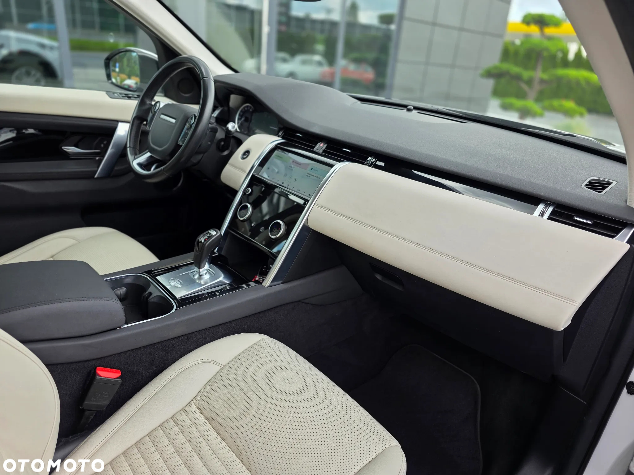 Land Rover Discovery Sport 2.0 D180 R-Dynamic SE - 16