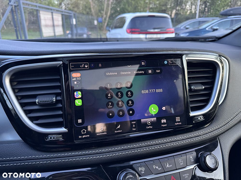 Chrysler Pacifica - 35