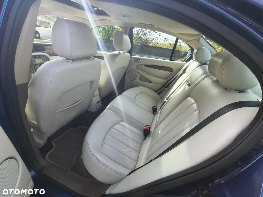 Jaguar X-Type 2.5 High - 12