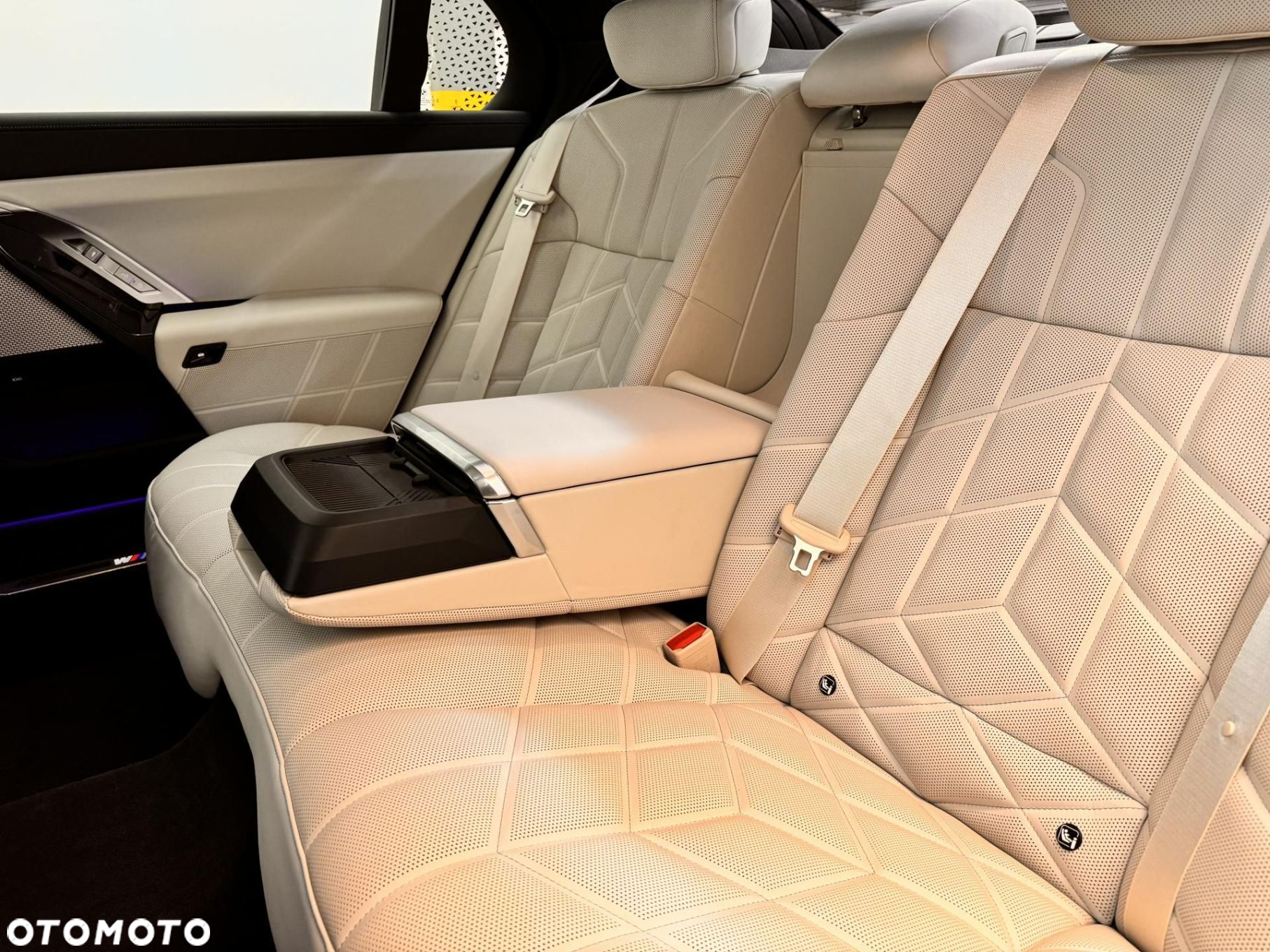 BMW Seria 7 - 27