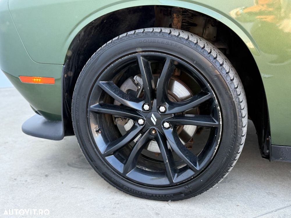Dodge Challenger - 27