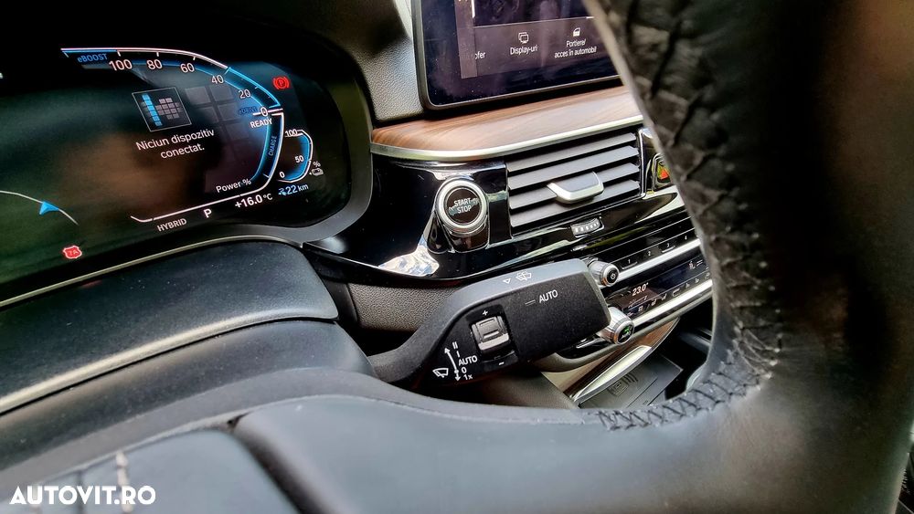 BMW Seria 5 530e Aut. Luxury Line - 28