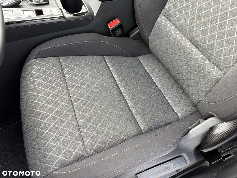 MG ZS Hybrid+ - 12