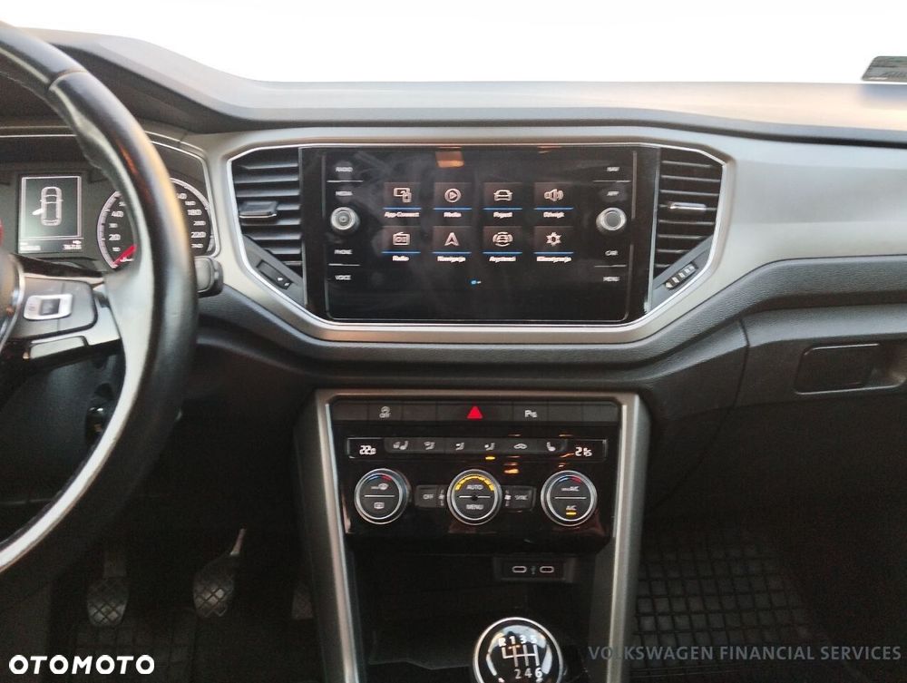 Volkswagen T-Roc - 6