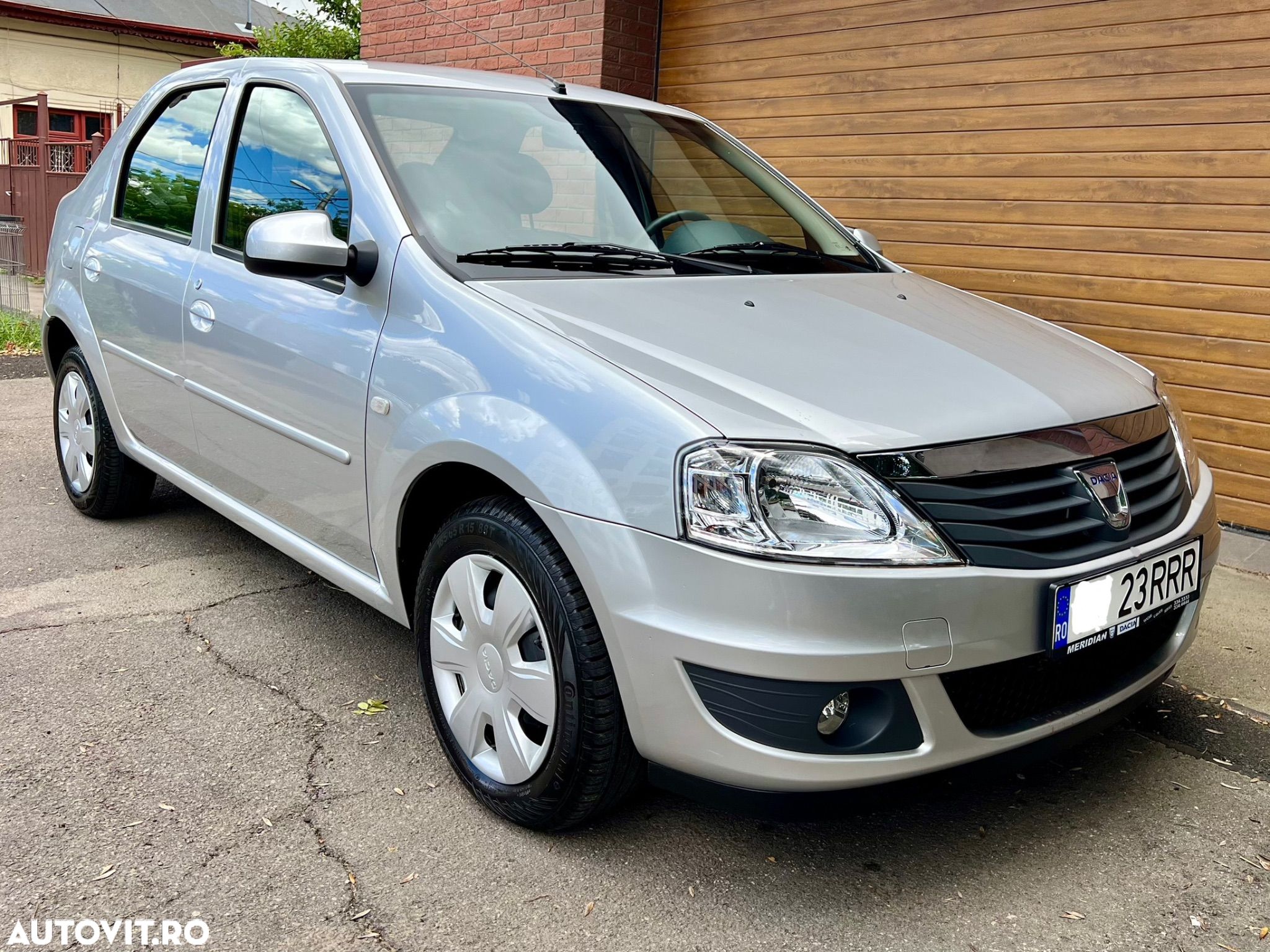 Dacia Logan 1.6 MPI Laureate - 1