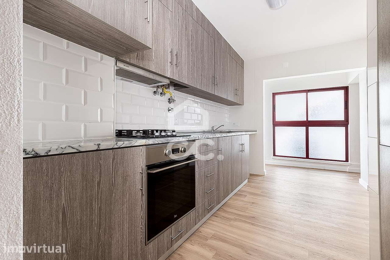 Apartamento T3 totalmente remodelado na Horta das Figueiras, Évora - Grande imagem: 3/27