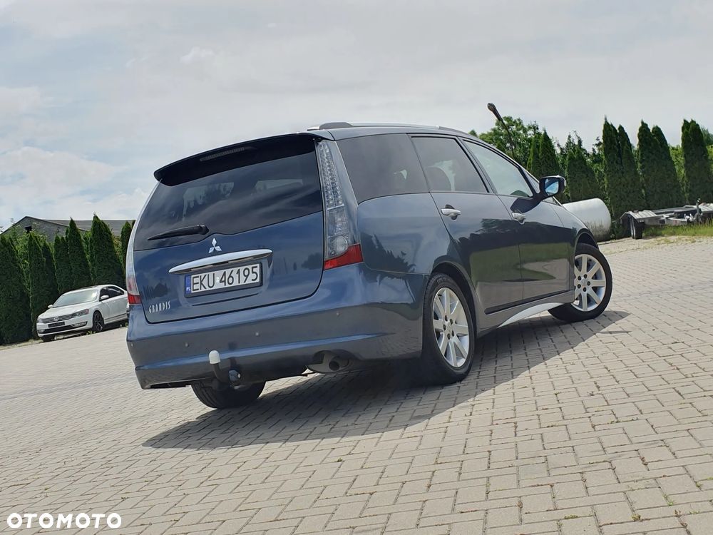 Mitsubishi Grandis 2.4 Motion - 14
