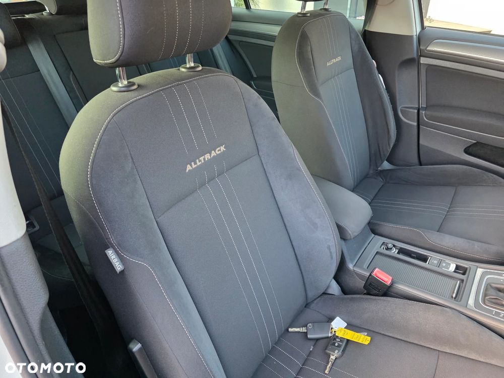 Volkswagen Golf - 17