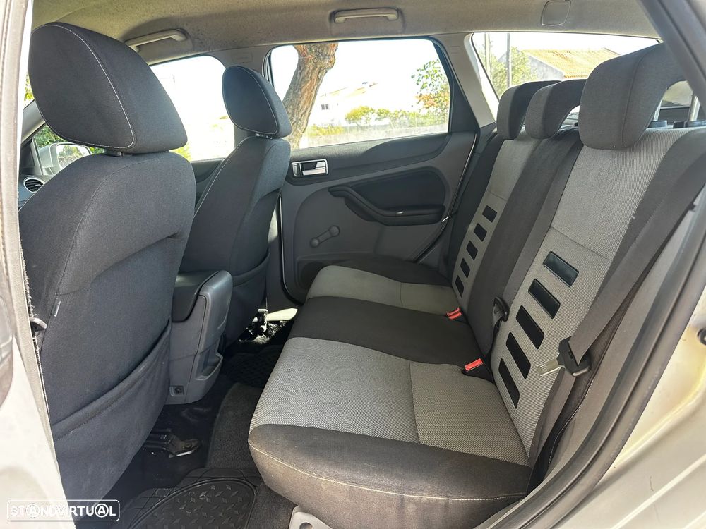 Ford Focus SW 1.6 TDCi Connec. - 16