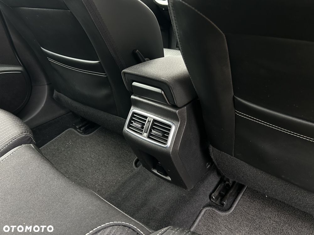 Renault Megane TCe 140 GPF EDC ZEN - 23