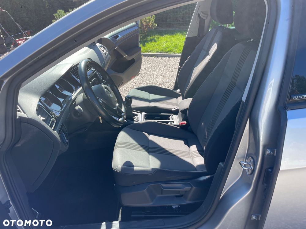 Volkswagen Golf - 12