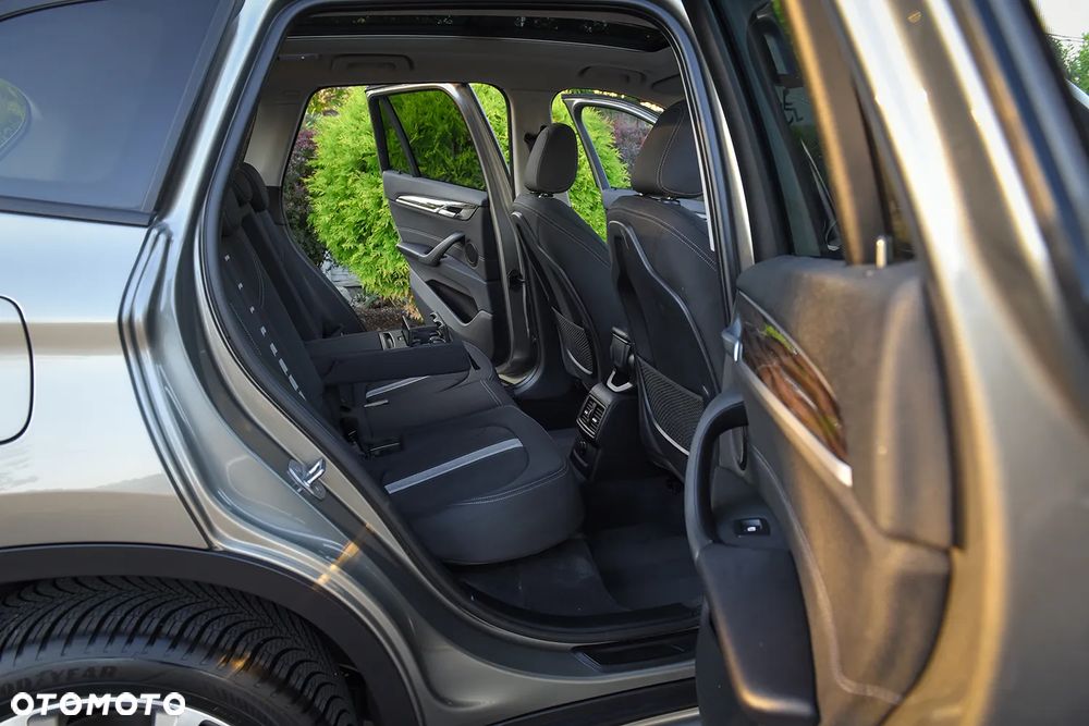 BMW X1 xDrive20d Sport Line - 30