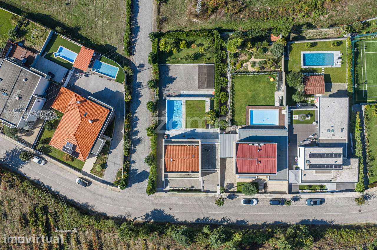 Moradia Individual T3 com Piscina e Anexo T1 – Fermentões, Guimarãe... - Grande imagem: 3/33