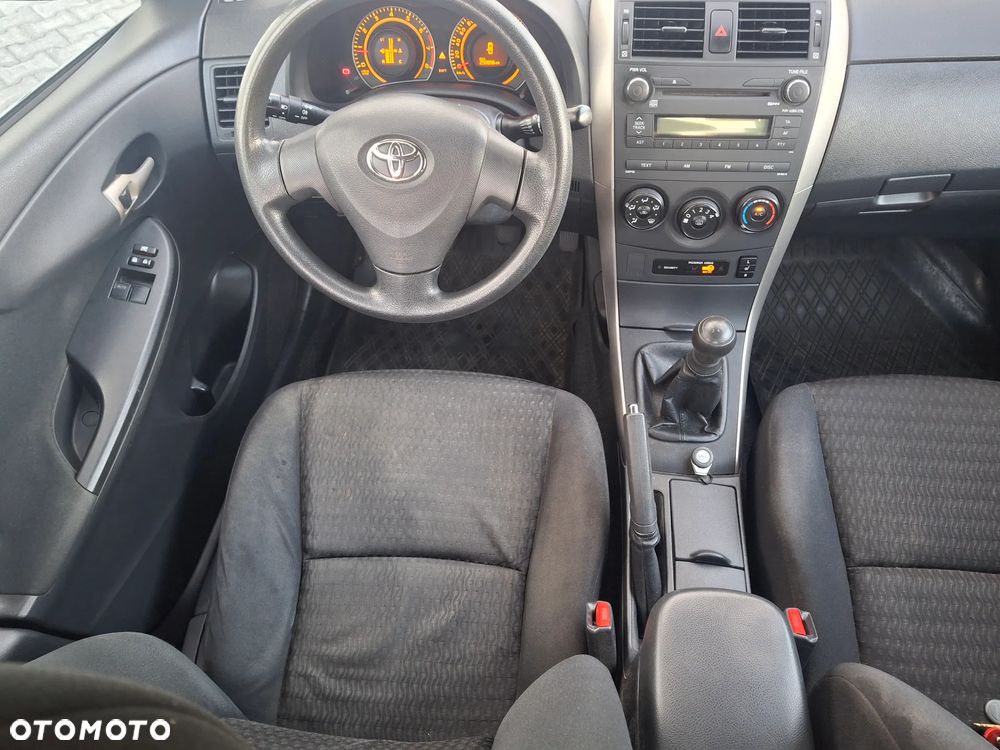 Toyota Corolla 1.6 VVT-i Luna - 13