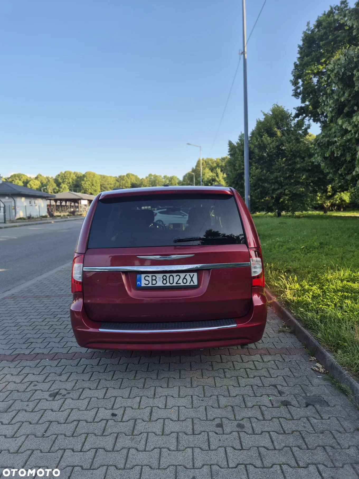 Chrysler Town & Country - 5